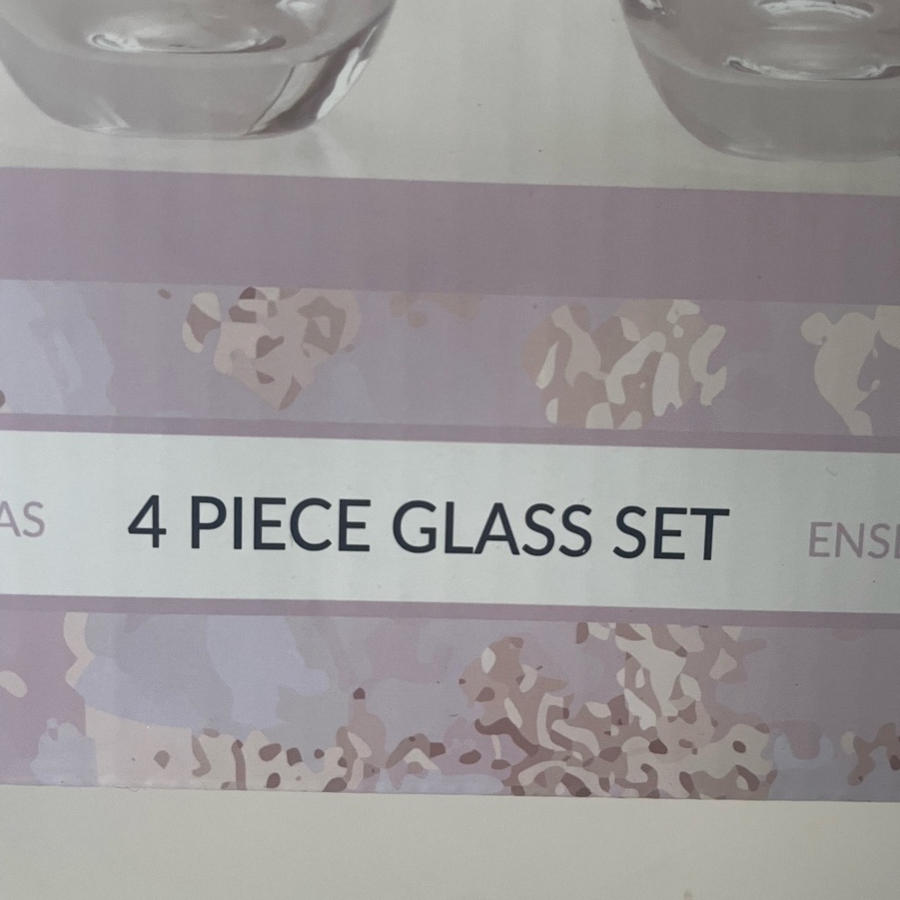 4 Piece Glass Set with Fun Text - Picture 4 of 5